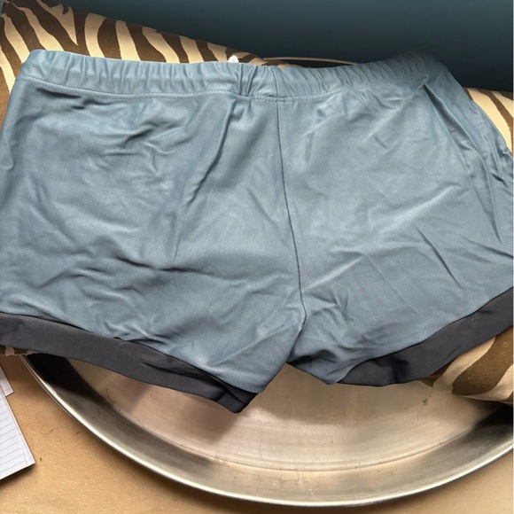 Tank suit with pouch - Picture 3 of 4